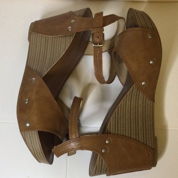 🌹HP🌹🆕NWOT Lucky Brand Masrhha Leather Upper,10M - Picture 4 of 13